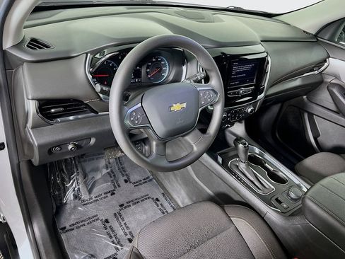 Used 2020 Chevrolet Traverse LS FWD image 9