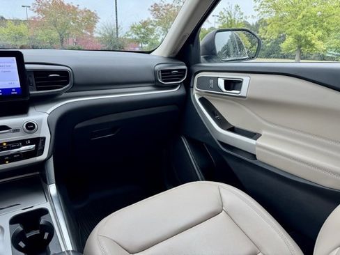 Used 2020 Ford Explorer XLT w/ Equipment Group 202A image 25