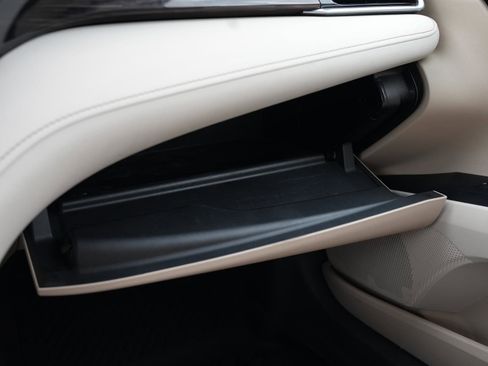 Used 2018 Toyota Camry LE FWD image 24