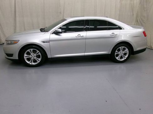 Used 2013 Ford Taurus SEL FWD image 5