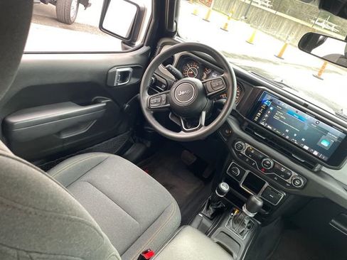 Used 2024 Jeep Gladiator Sport image 20