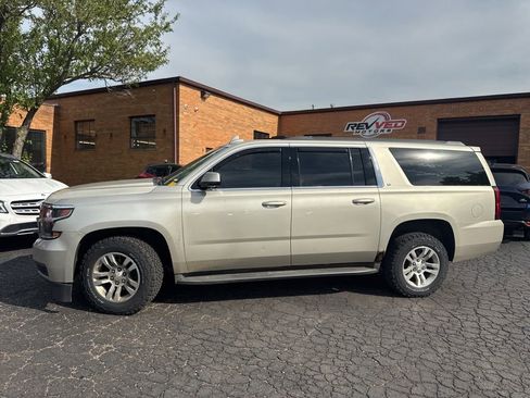 Used 2016 Chevrolet Suburban LT AWD/4WD image 4