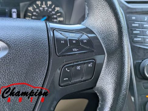 Used 2017 Ford Explorer XLT FWD image 28