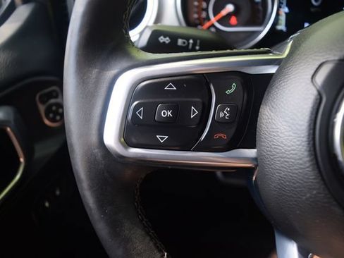 Used 2019 Jeep Wrangler Unlimited Sahara AWD/4WD image 6