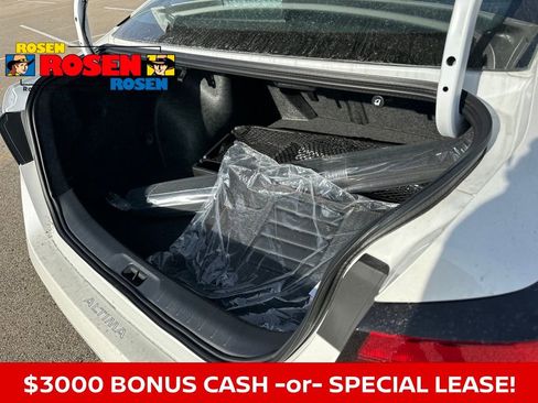 New 2025 Nissan Altima 2.5 SR image 33