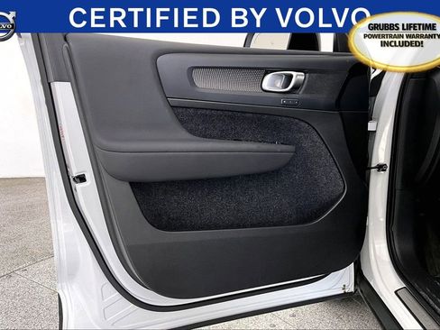 Certified 2025 Volvo XC40 B5 Plus image 24