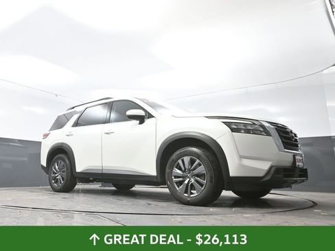 Used 2024 Nissan Pathfinder SV image 53