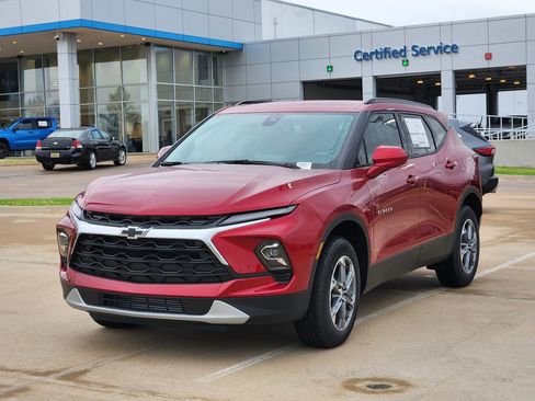 New 2026 Chevrolet Blazer LT w/ Convenience Package AWD/4WD image 2
