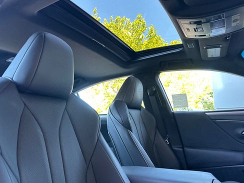 Certified 2023 Lexus ES 350 F Sport w/ Accessory Package (Z1) FWD image 17