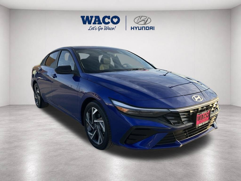 Used 2025 Hyundai Elantra Sport FWD image 8