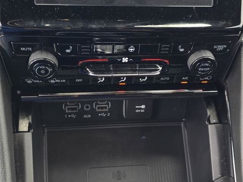 Used 2023 Jeep Grand Cherokee L Laredo image 24