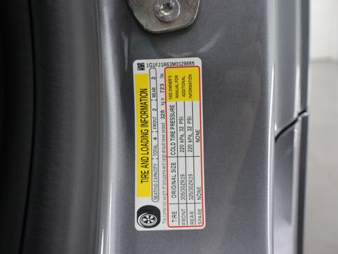 Used 2021 Chevrolet Camaro ZL1 RWD image 54