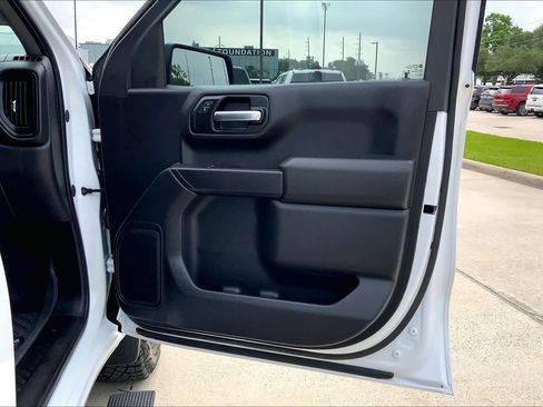 Used 2024 Chevrolet Silverado 1500 Custom Trail Boss AWD/4WD image 22