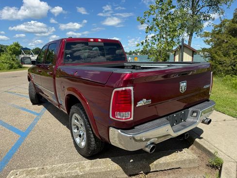Used 2017 RAM 1500 Laramie AWD/4WD image 7