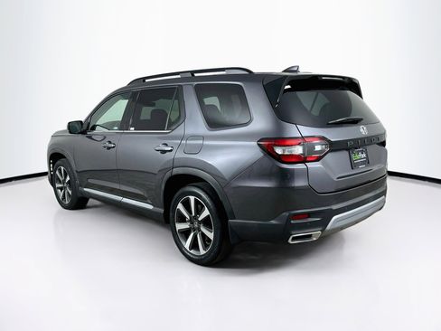 Used 2023 Honda Pilot Touring image 5