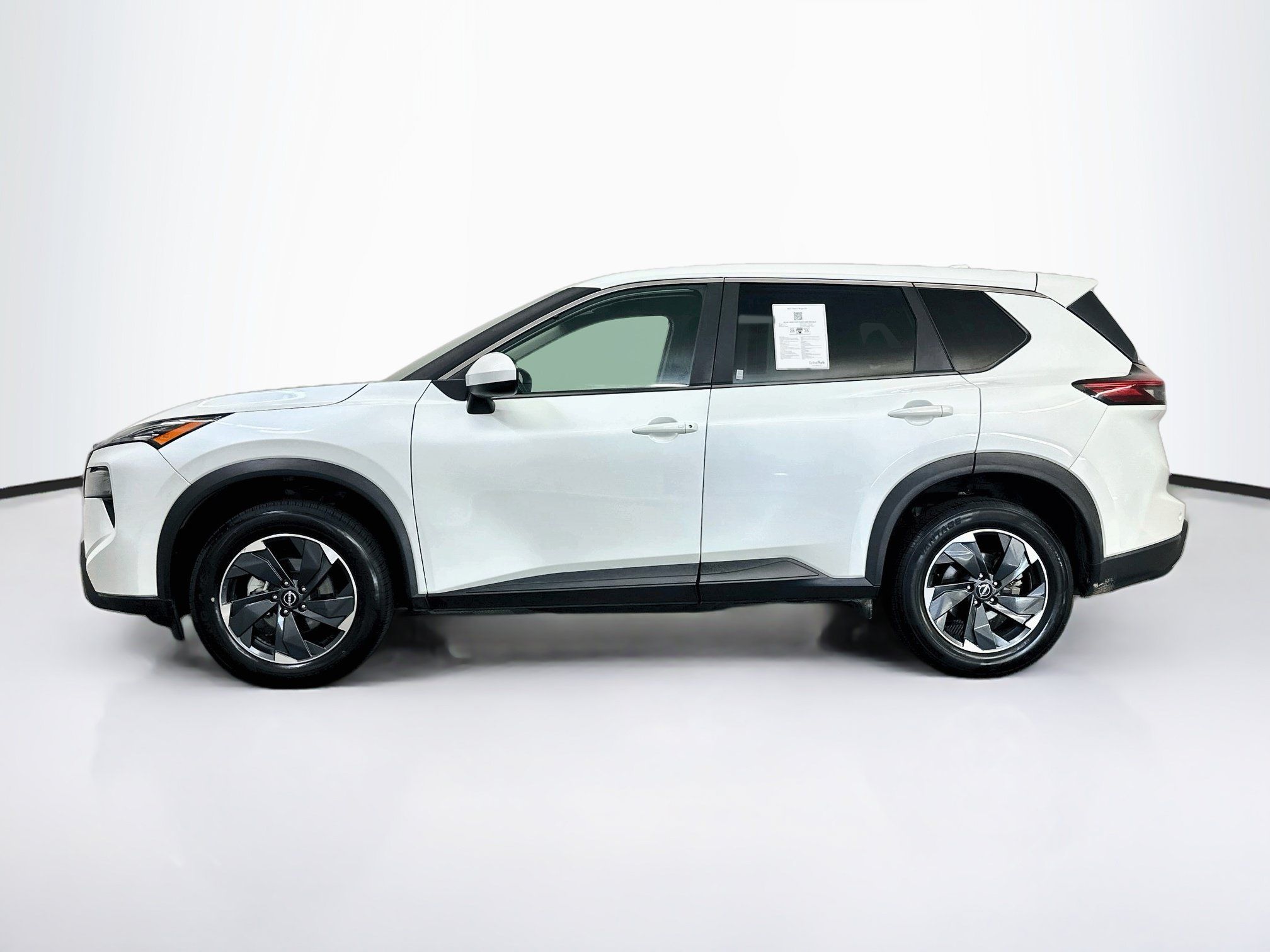 Used 2025 Nissan Rogue SV AWD/4WD image 4