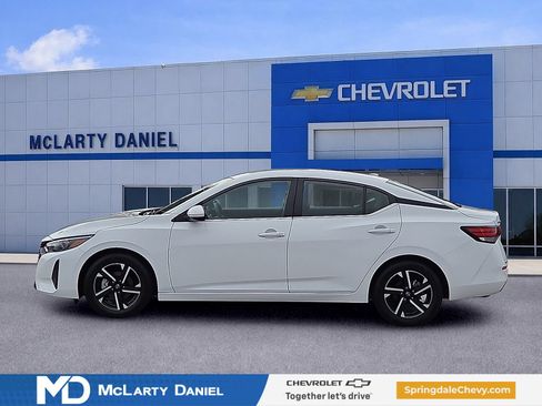 Used 2025 Nissan Sentra SV FWD image 3