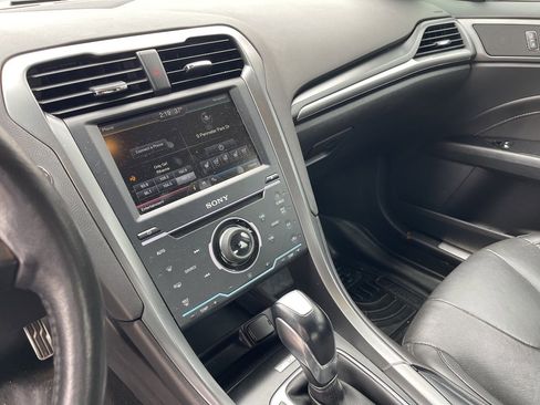 Used 2015 Ford Fusion Titanium image 10