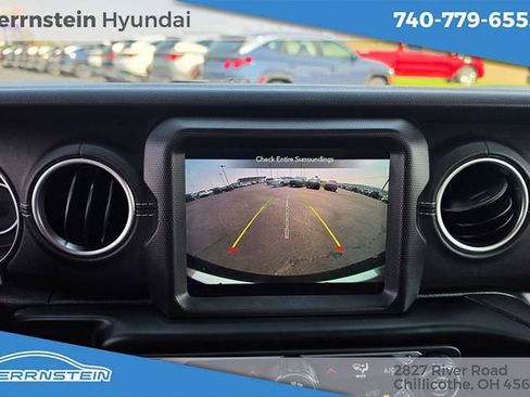 Used 2021 Jeep Wrangler Unlimited Sahara w/ Uconnect 4C Nav & Sound Group image 17