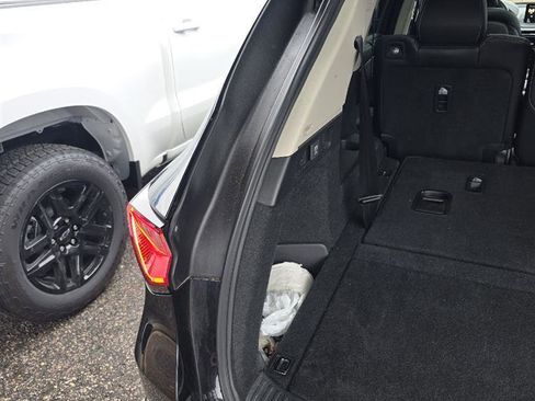 Used 2023 Acura MDX SH-AWD w/ Technology Package image 11