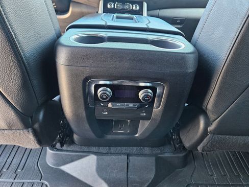 Used 2022 GMC Yukon XL Denali image 25