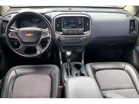 Used 2022 Chevrolet Colorado Z71 AWD/4WD image 17