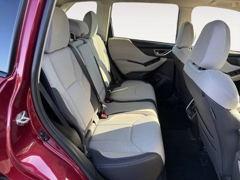 Used 2023 Subaru Forester Premium image 18