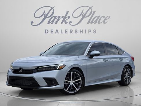 Used 2022 Honda Civic Touring image 1
