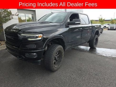 Used 2020 RAM 1500 Limited w/ Black Appearance Package AWD/4WD image 3
