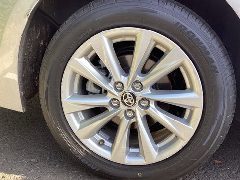 Used 2023 Toyota Corolla LE image 5