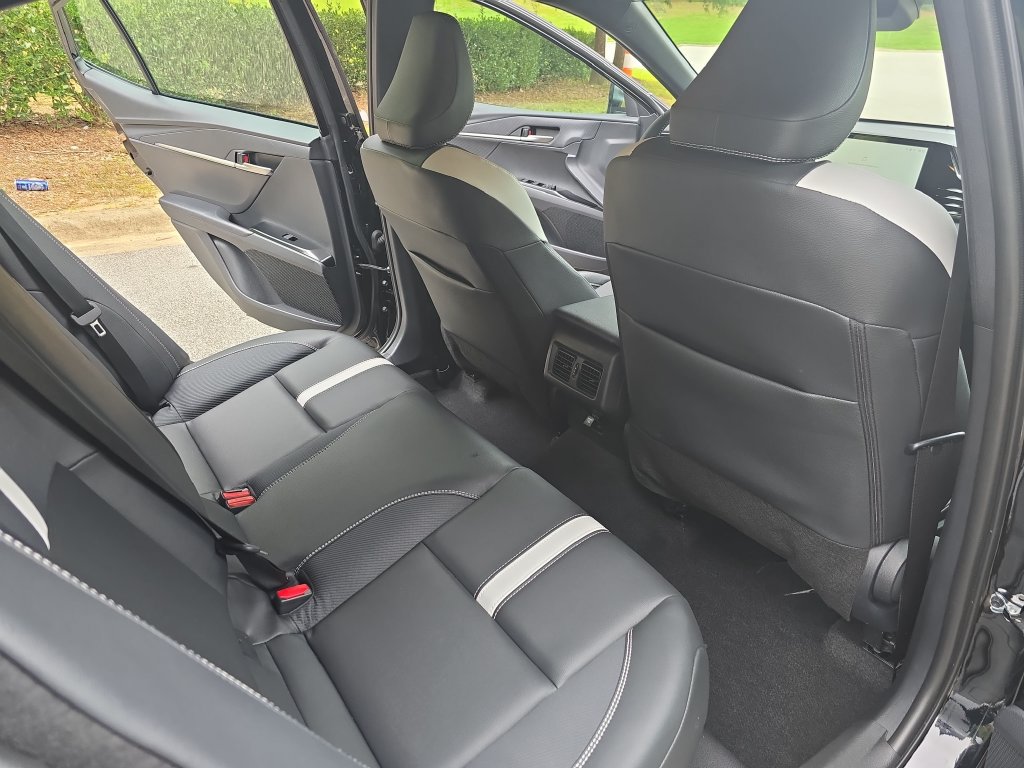 Used 2026 Toyota Camry SE w/ Multimedia Upgrade Package FWD image 11
