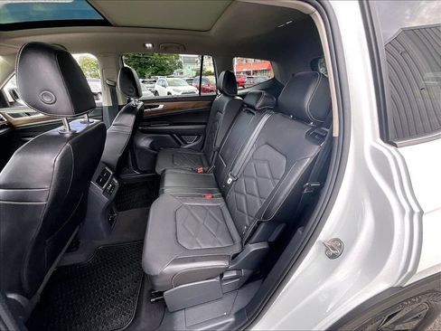 Used 2024 Volkswagen Atlas SE w/ Panoramic Sunroof Package AWD/4WD image 15