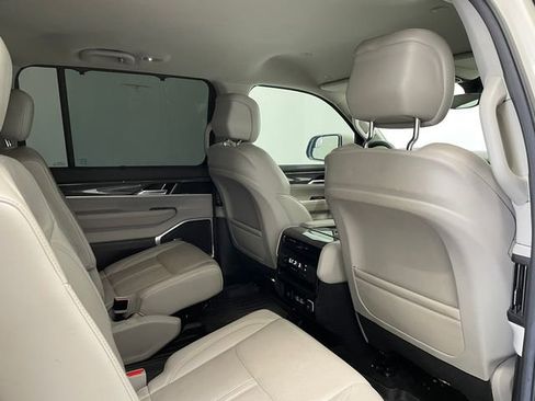 Used 2022 Jeep Wagoneer Series III w/ Convenience Group I image 38