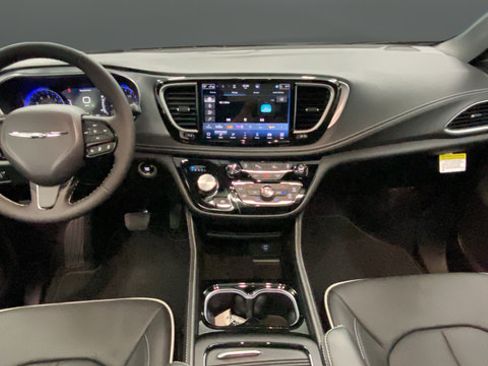 New 2026 Chrysler Pacifica Limited w/ S Appearance Package AWD/4WD image 11