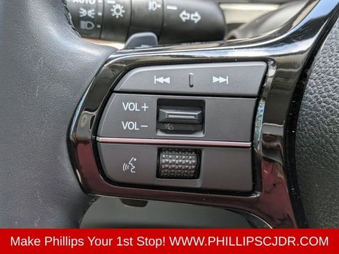 Used 2025 Honda Pilot Elite image 24
