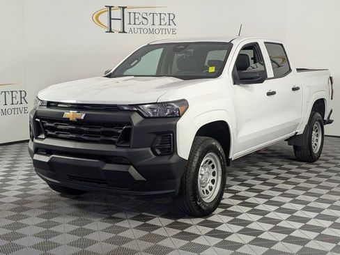 Certified 2024 Chevrolet Colorado W/T w/ WT Convenience Package II image 4
