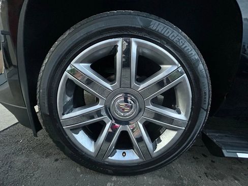 Used 2015 Cadillac Escalade ESV Premium image 21