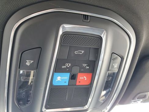 Used 2024 Jeep Grand Cherokee Limited image 30