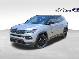 Used 2022 Jeep Compass Latitude w/ Sun and Sound Group FWD video 1