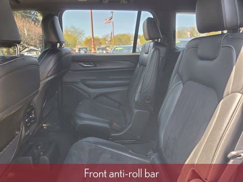 Used 2024 Jeep Grand Cherokee L Altitude AWD/4WD image 37