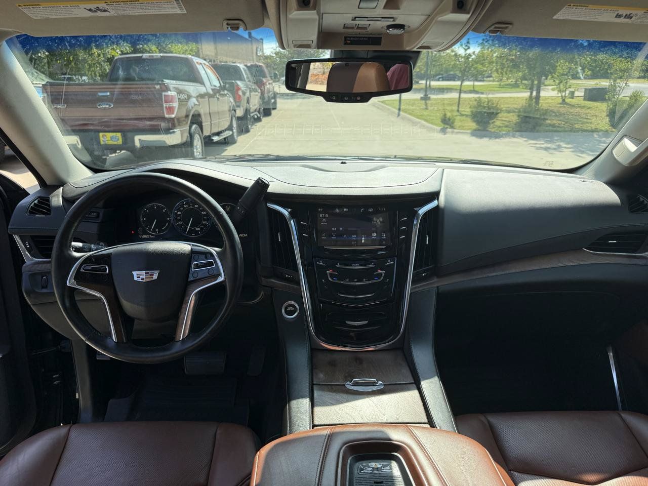 Used 2015 Cadillac Escalade Luxury AWD/4WD image 12