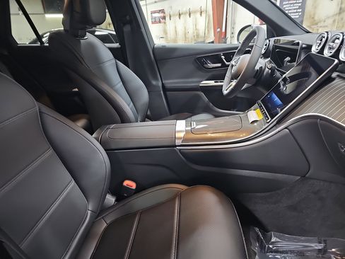 New 2026 Mercedes-Benz GLC 300 image 10