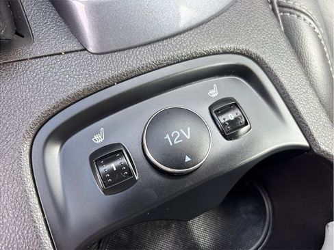 Used 2014 Ford Focus Titanium FWD image 26