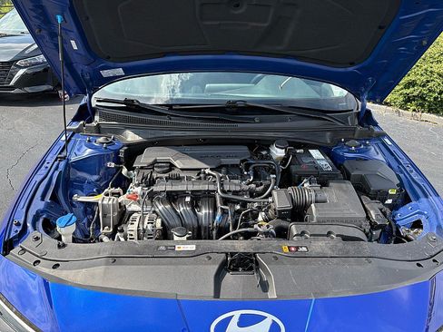 Used 2024 Hyundai Elantra SE FWD image 16
