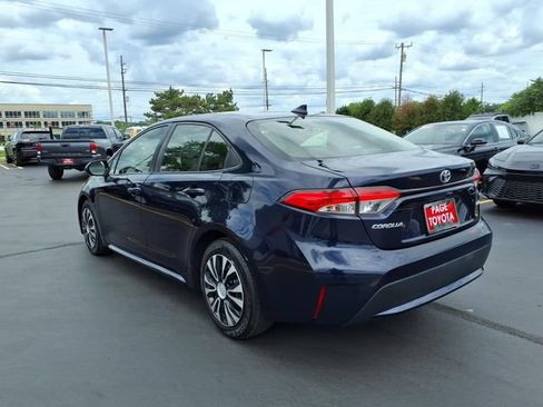 Certified 2021 Toyota Corolla LE FWD image 5