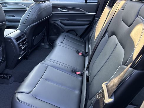 New 2025 Jeep Grand Cherokee Limited w/ MOPAR Finishing Package image 23