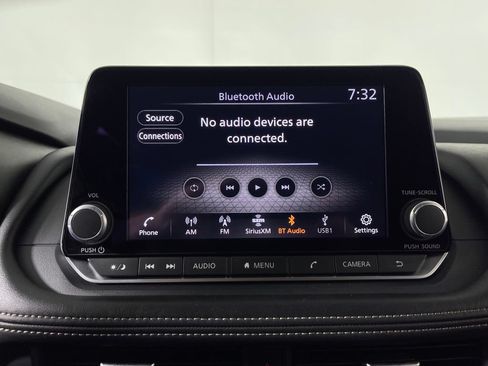 Used 2025 Nissan Rogue SV FWD image 22