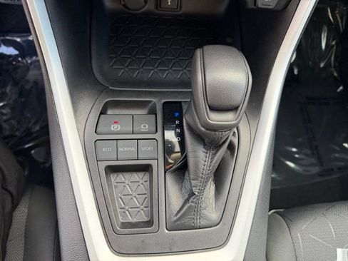 Used 2021 Toyota RAV4 XLE image 14