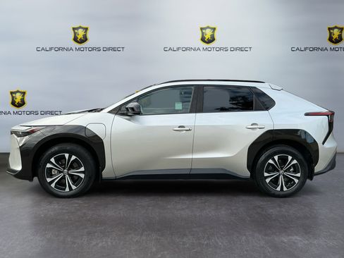 Used 2023 Toyota bZ4X XLE w/ Weather Package image 8