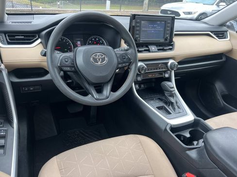 Used 2021 Toyota RAV4 XLE image 22